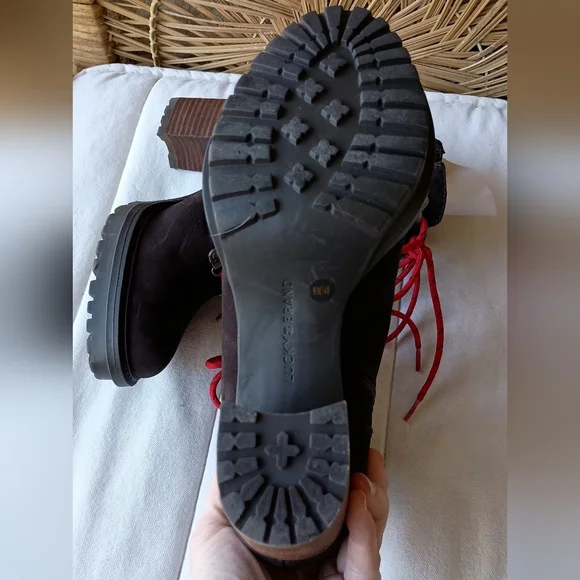 Lucky Brand Stylish Women's Boots with Red Laces_9 - Picture 6 of 9